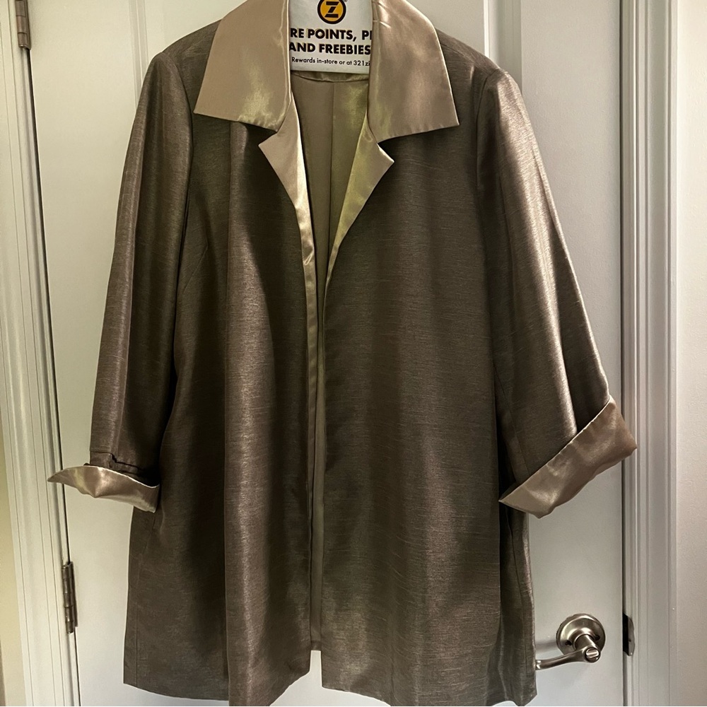 CHICO’S | Shantung Contrasting Silver Gray Open Blazer Jacket Topper  | size 2 =